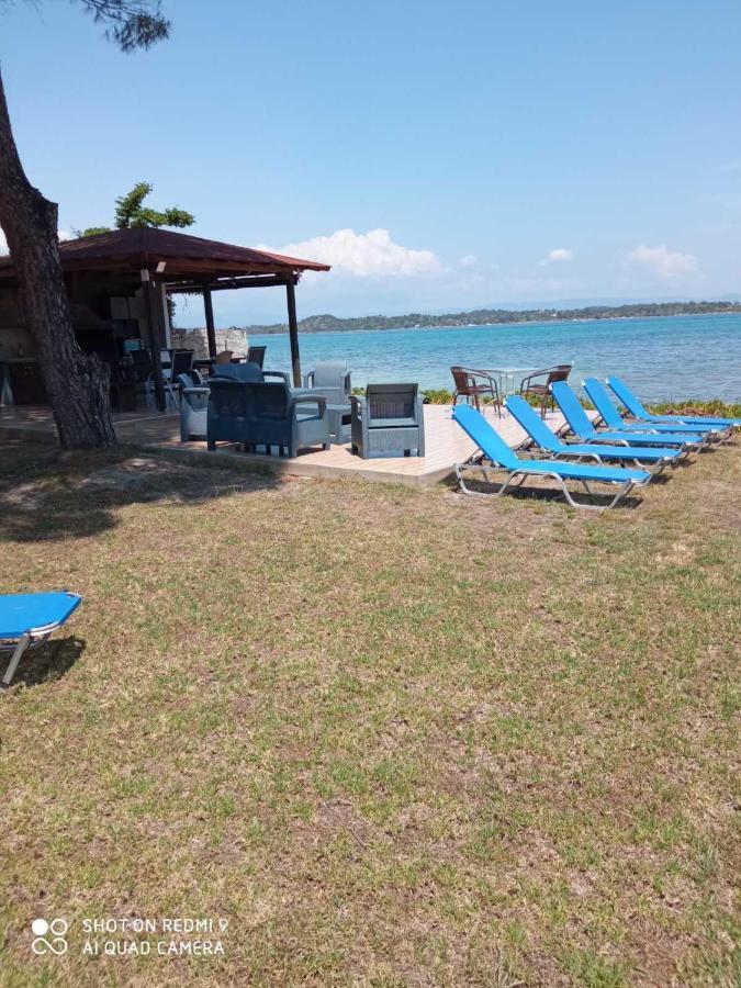 Studios Efi Beach Vourvourou Luaran gambar