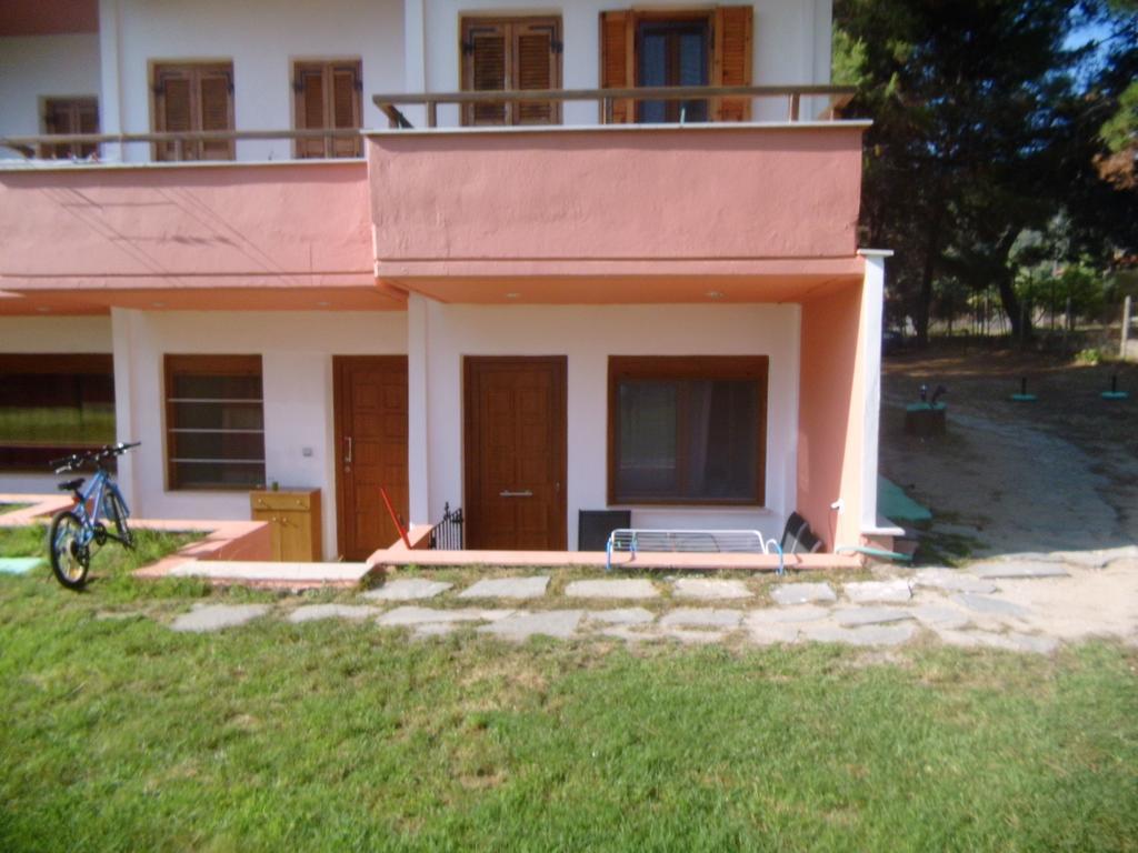 Studios Efi Beach Vourvourou Luaran gambar