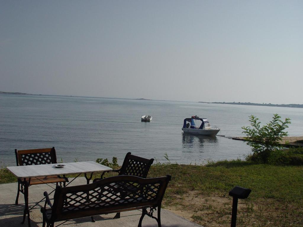 Studios Efi Beach Vourvourou Luaran gambar